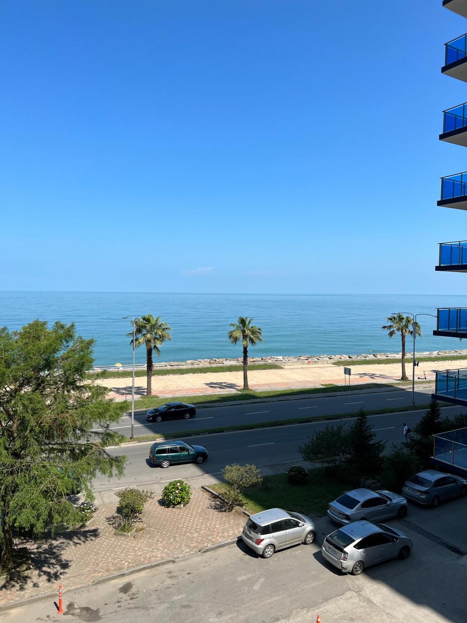 Ekas Seaside Апартаменти