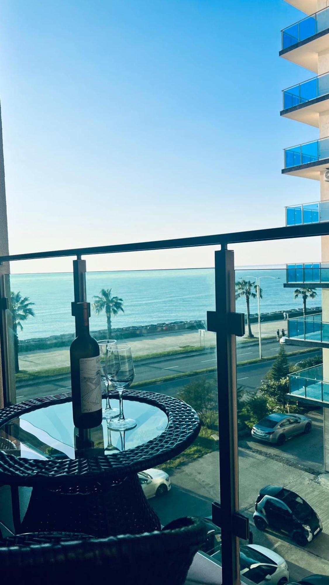 Апартаменти Ekas Seaside Батумі