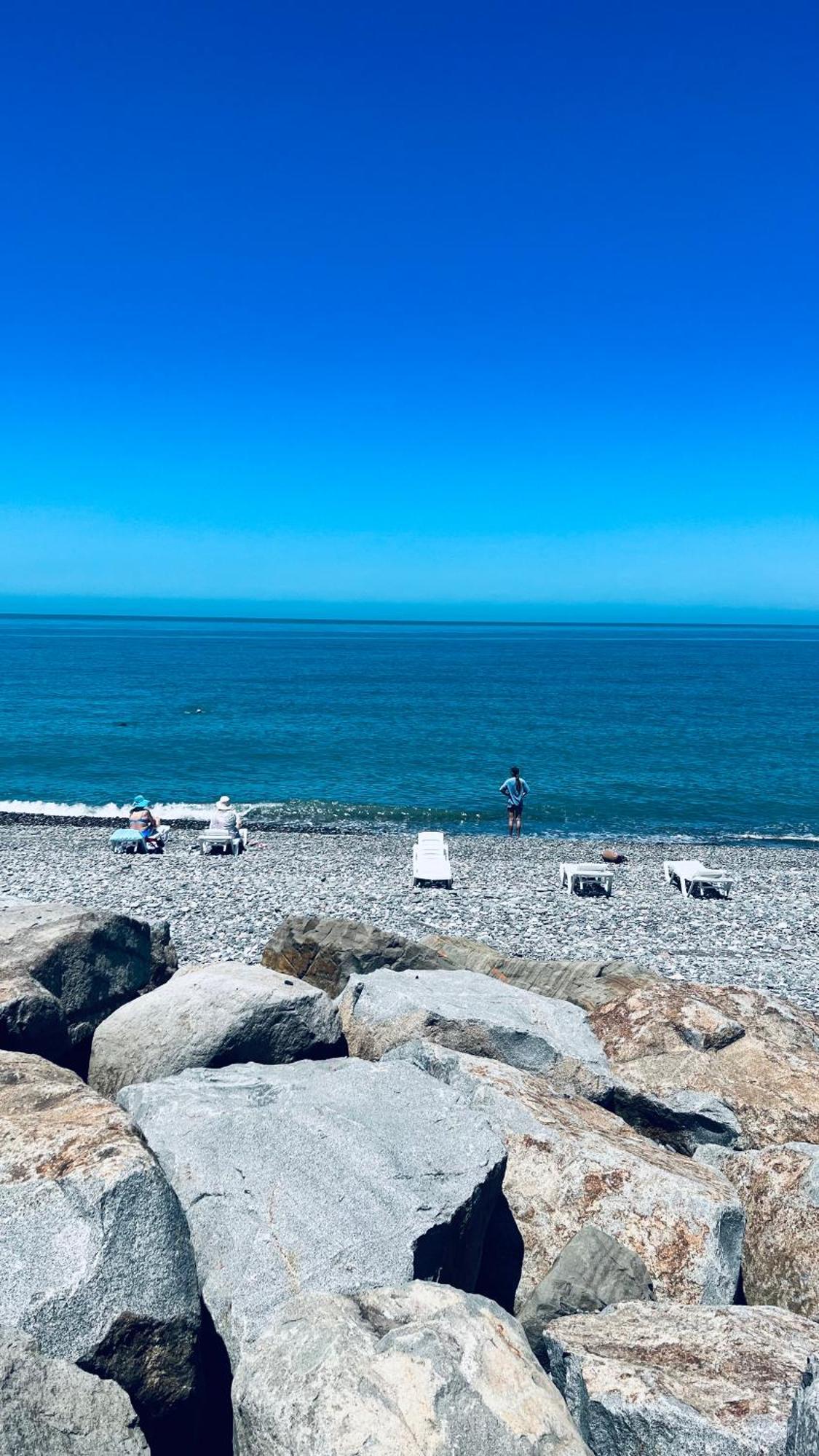 Апартаменти Ekas Seaside *